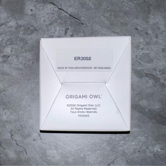 Disney Minnie Mouse 🎀 Sparkle Stud Earrings by Origami Owl NWT - Picture 3 of 4